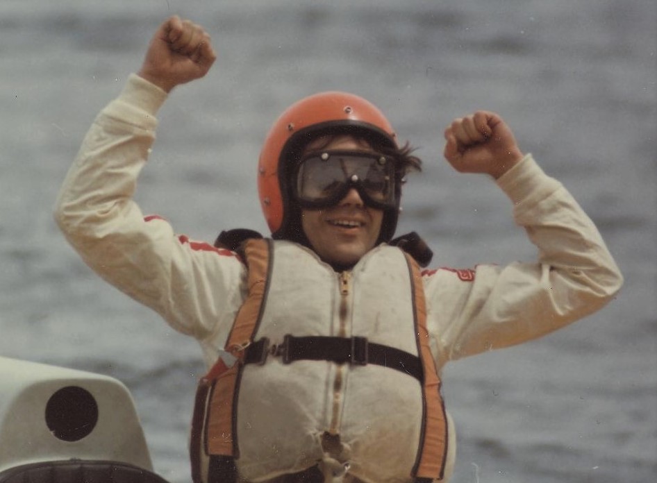 A jubilant Gillmer after setting the record on Green Lake 1976 in his F-62 Tool Crib. Photo provided by Gordy Gillmer